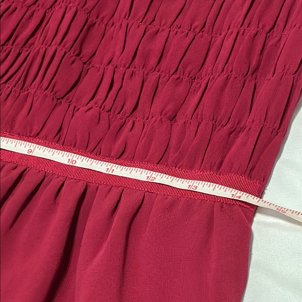 Elegant Sleeveless Dress - Picture 11 of 11